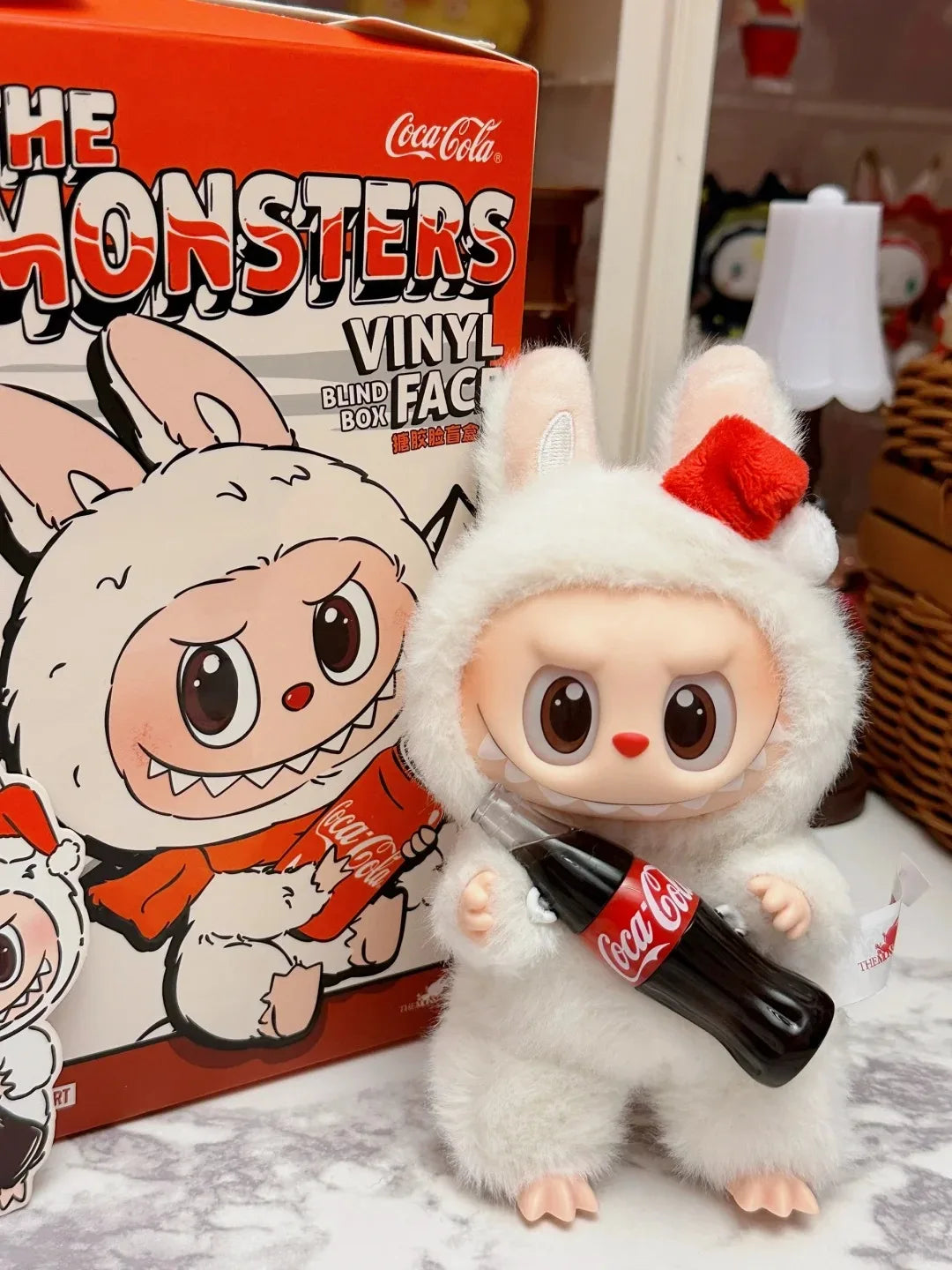 LABUBU THE MONSTERS × Coca-Cola – Limited Edition Mystery Box Vinylfigur